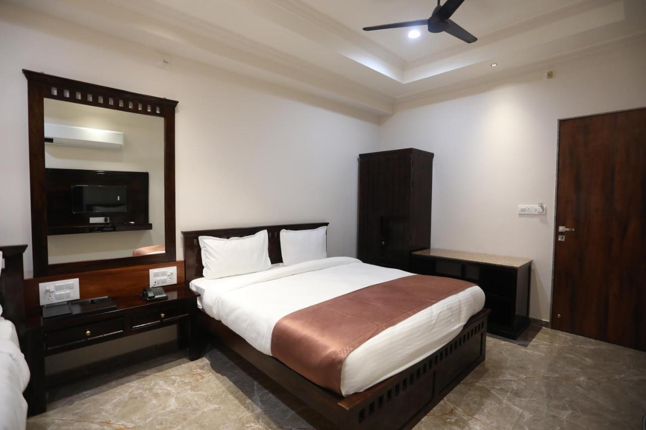 Chandan Kasturi Resort Dariāwad Exteriér fotografie