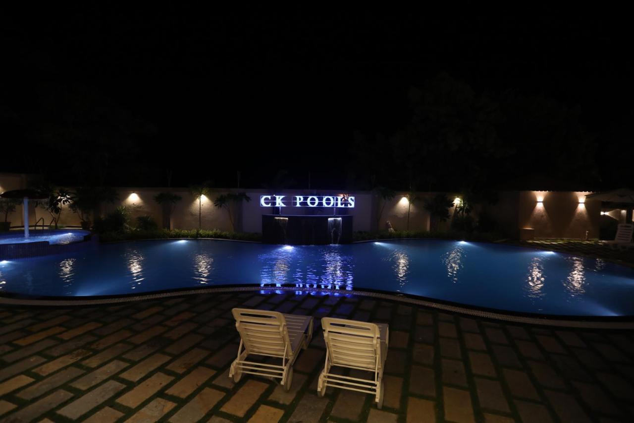 Chandan Kasturi Resort Dariāwad Exteriér fotografie
