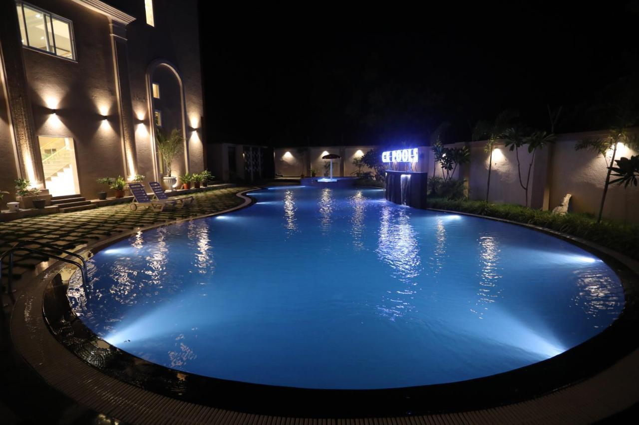 Chandan Kasturi Resort Dariāwad Exteriér fotografie